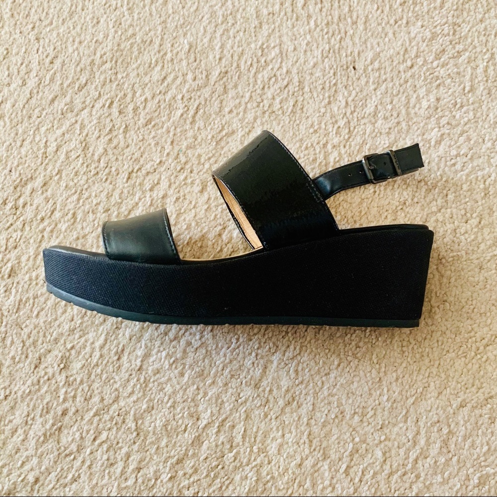 Nurture Women’s Double Banded Wedge Sandal (7.5M)